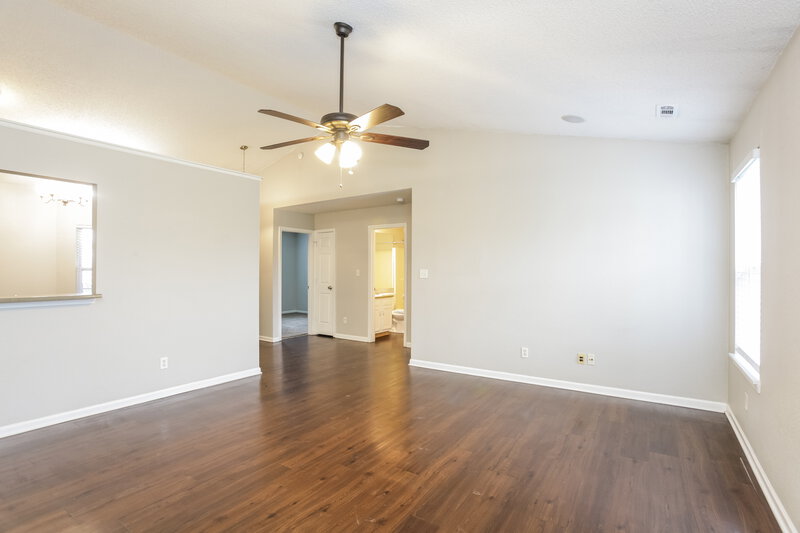 1,760/Mo, 1495 Egret Ln Greenwood, IN 46143 Living Room View