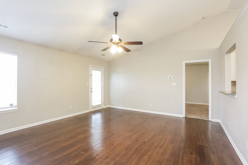 1,760/Mo, 1495 Egret Ln Greenwood, IN 46143 Living Room View 2