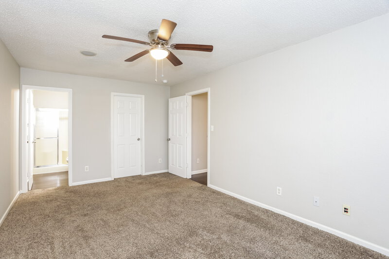 1,760/Mo, 1495 Egret Ln Greenwood, IN 46143 Main Bedroom View 2