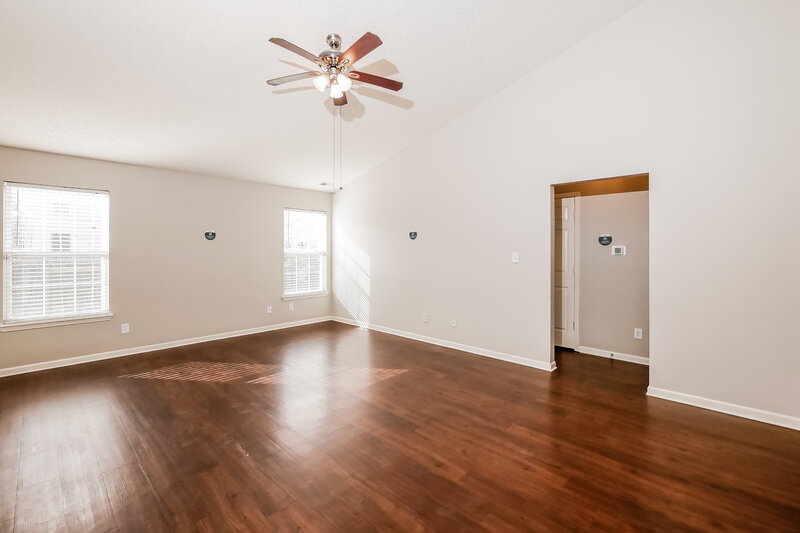 1,785/Mo, 3738 Laurel Cherry Ln Indianapolis, IN 46239 Living Room View