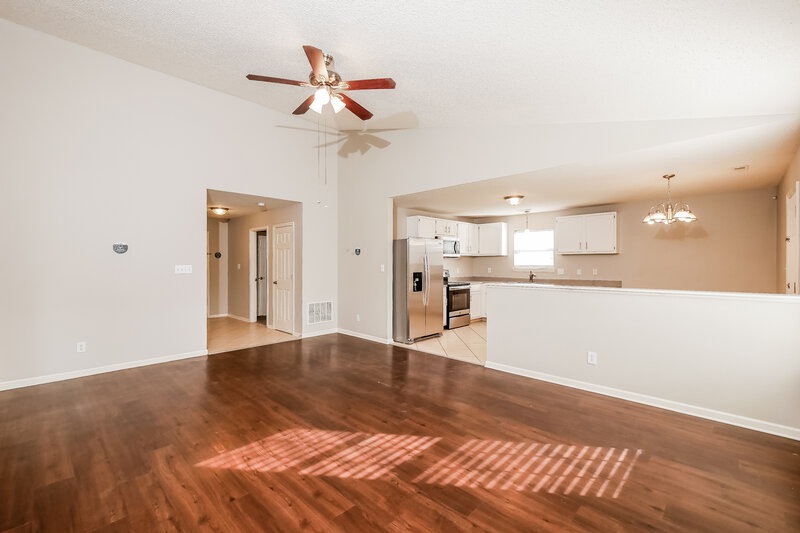 1,785/Mo, 3738 Laurel Cherry Ln Indianapolis, IN 46239 Living Room View 3