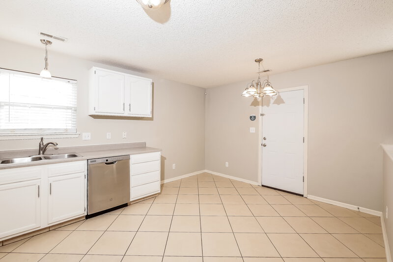 1,785/Mo, 3738 Laurel Cherry Ln Indianapolis, IN 46239 Dining Room View