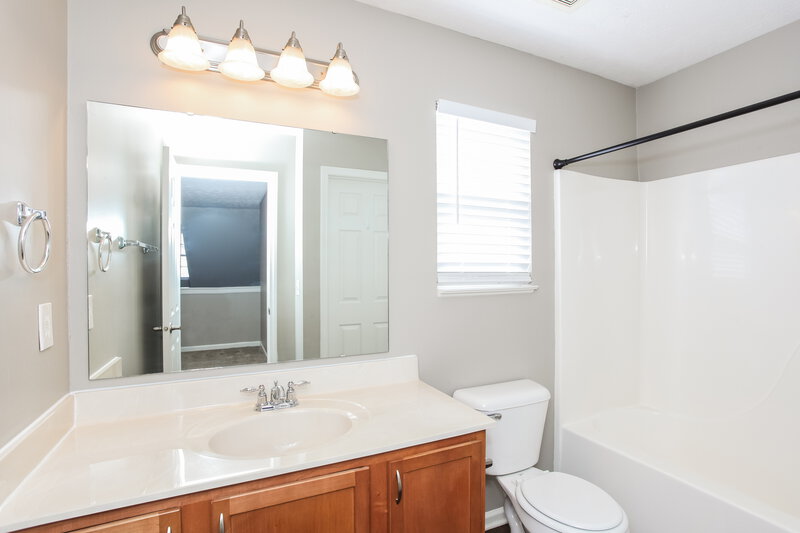 2,165/Mo, 931 Kimberly Ave Westfield, IN 46074 Main Bathroom View