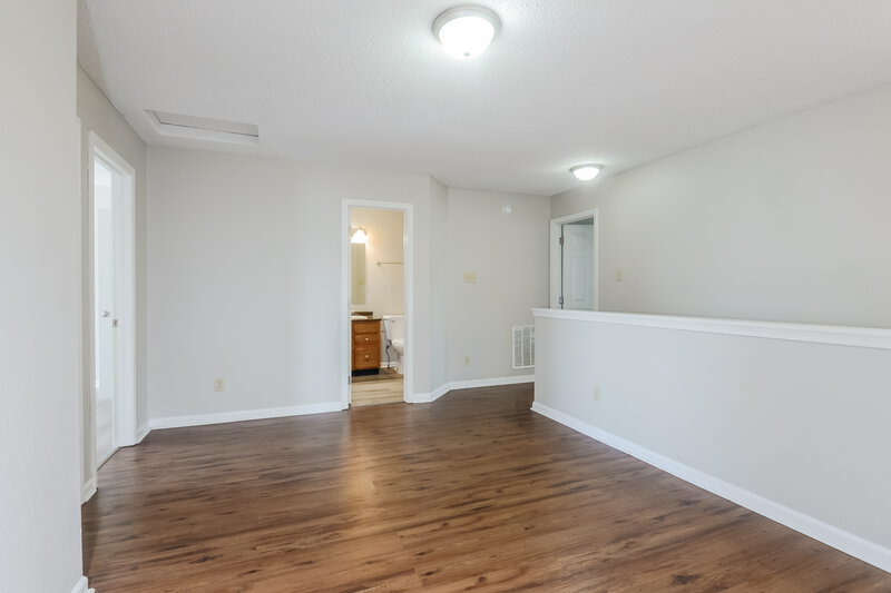 1,910/Mo, 1206 Kenwood Dr Greenwood, IN 46143 Family Room View