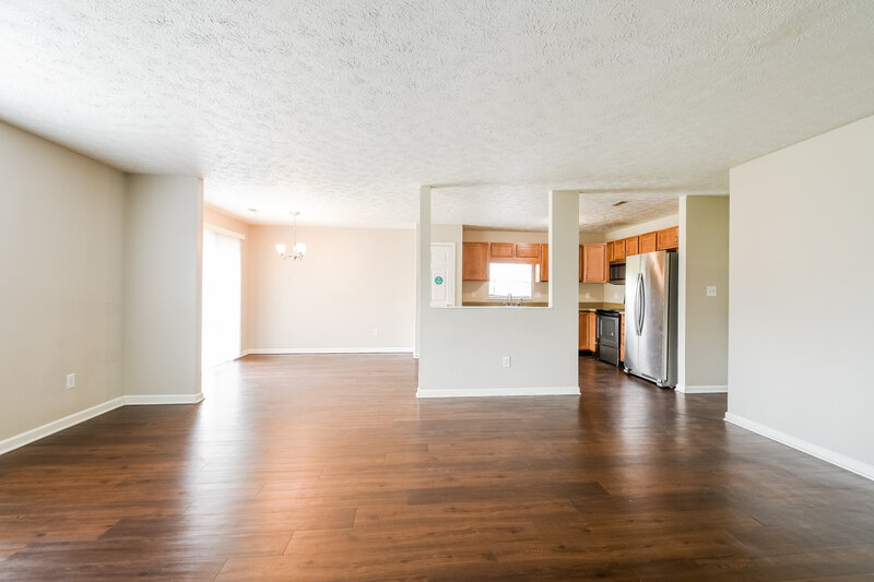 1,740/Mo, 2348 Bremhaven Ct Indianapolis, IN 46229 Living Room View 2