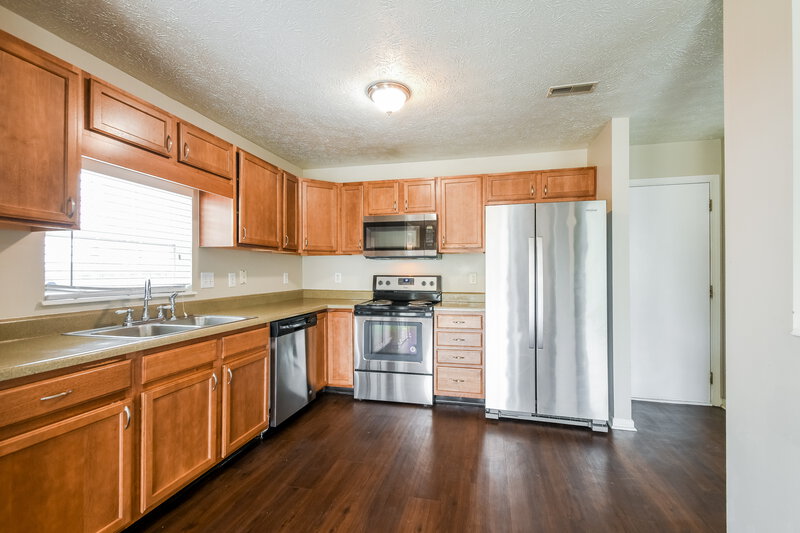 1,740/Mo, 2348 Bremhaven Ct Indianapolis, IN 46229 Kitchen View