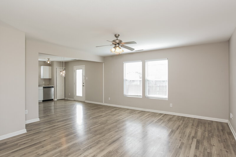 1,920/Mo, 1410 Dowell St Greenwood, IN 46143 Living Room View