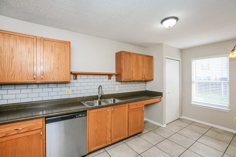 1,790/Mo, 13173 N Brick Chapel Dr Camby, IN 46113 Kitchen View