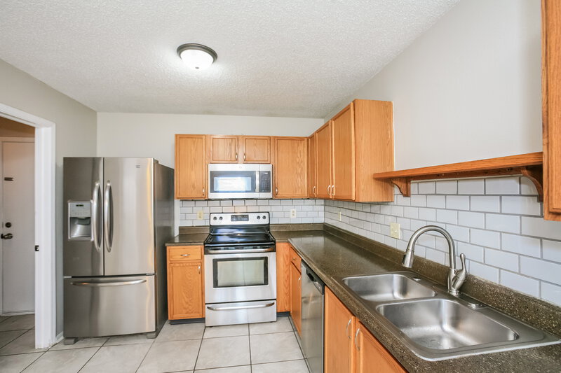 1,790/Mo, 13173 N Brick Chapel Dr Camby, IN 46113 Kitchen View 2