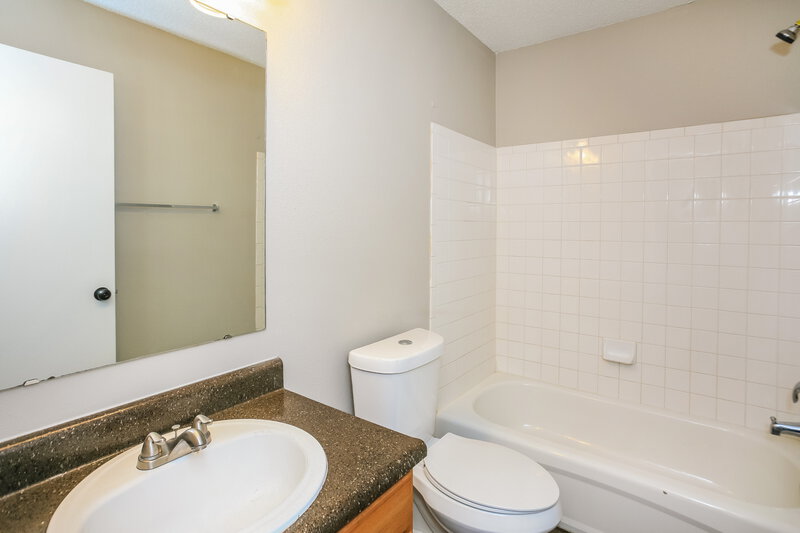 1,790/Mo, 13173 N Brick Chapel Dr Camby, IN 46113 Bathroom View