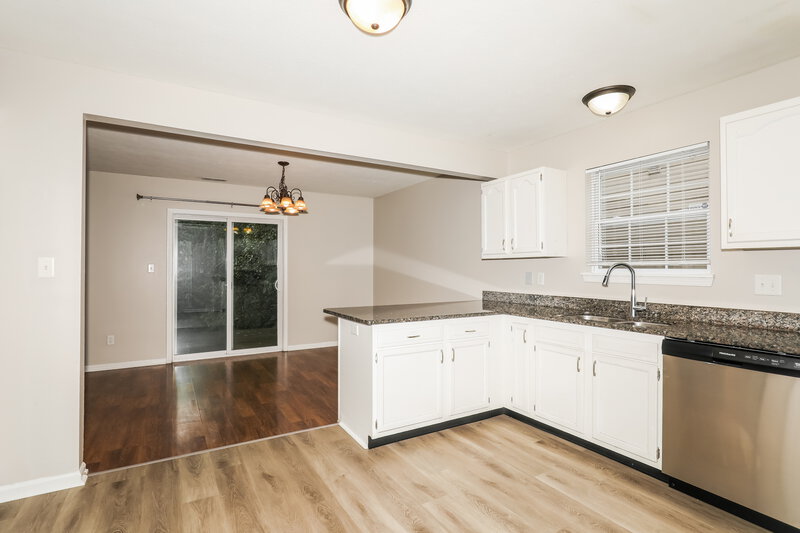 1,960/Mo, 5782 Dollar Forge Drive Indianapolis, IN 46221 Kitchen View 2