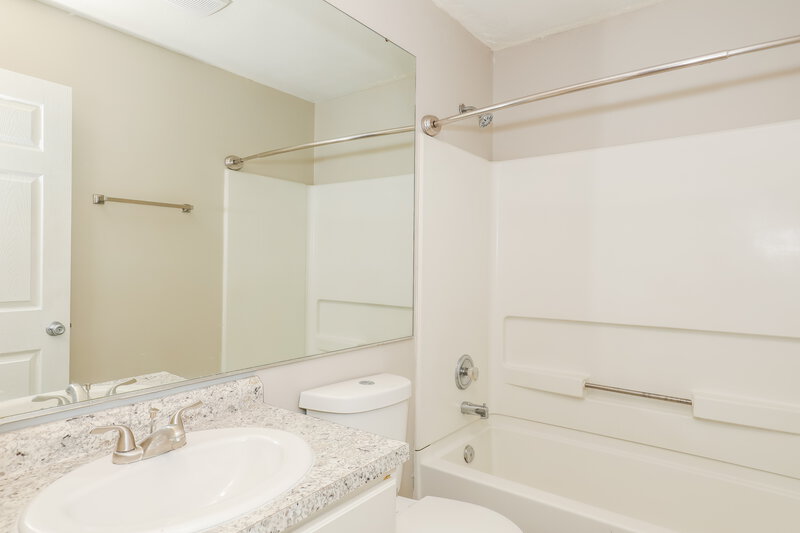 1,960/Mo, 5782 Dollar Forge Drive Indianapolis, IN 46221 Bathroom View