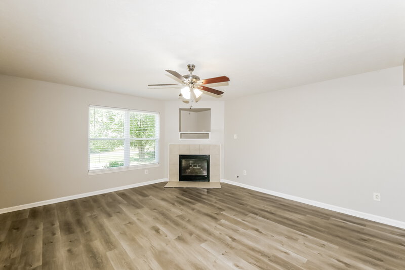 2,250/Mo, 12046 Royalwood Drive Fishers, IN 46037 Living Room View 4