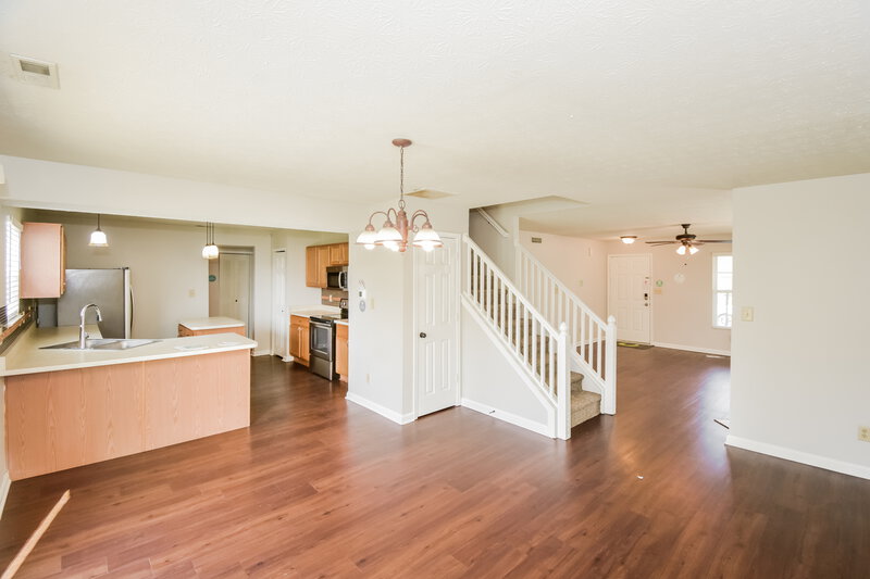 2,125/Mo, 8017 Grand Gulch Drive Indianapolis, IN 46239 Dining Room View