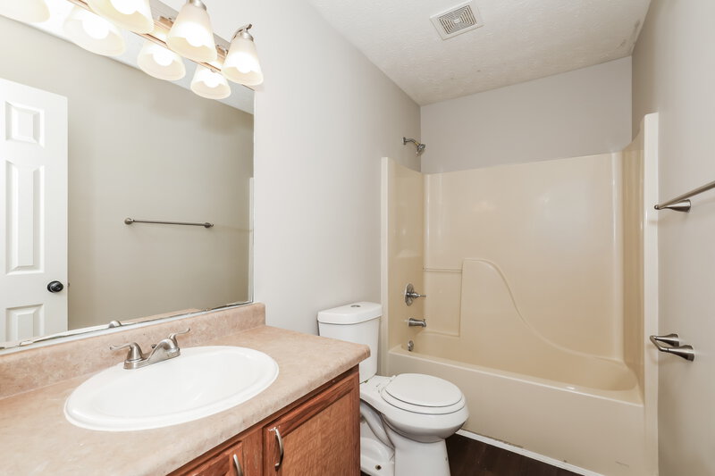2,280/Mo, 8017 Grand Gulch Drive Indianapolis, IN 46239 Bathroom View