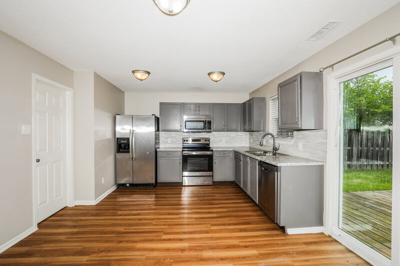 1,880/Mo, 8138 States Bend Drive Indianapolis, IN 46239 Kitchen View