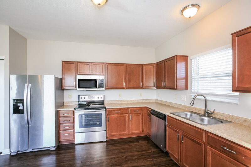 1,710/Mo, 5003 Greenside Drive Indianapolis, IN 46235 Kitchen View