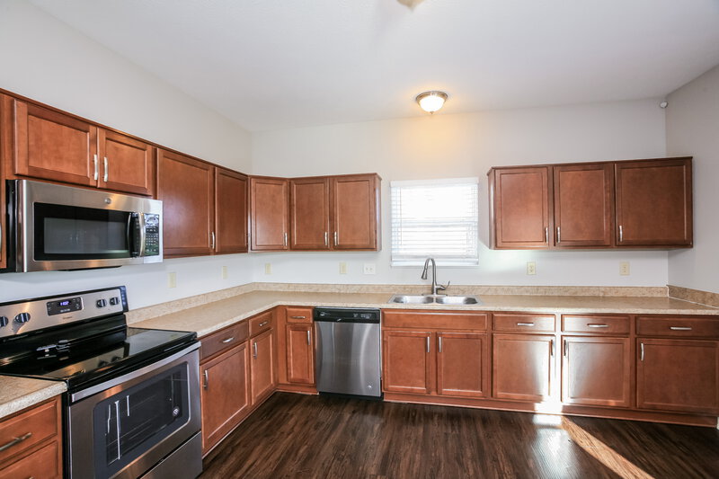 1,710/Mo, 5003 Greenside Drive Indianapolis, IN 46235 Kitchen View 2