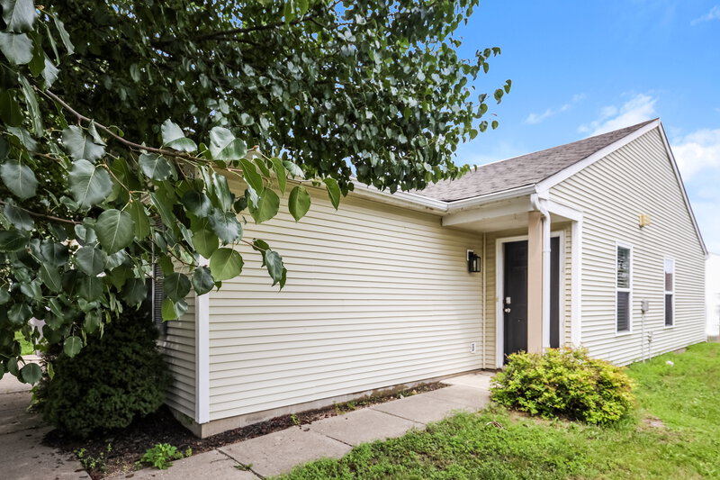 1,765/Mo, 6715 Everbloom Lane Indianapolis, IN 46217 Front View