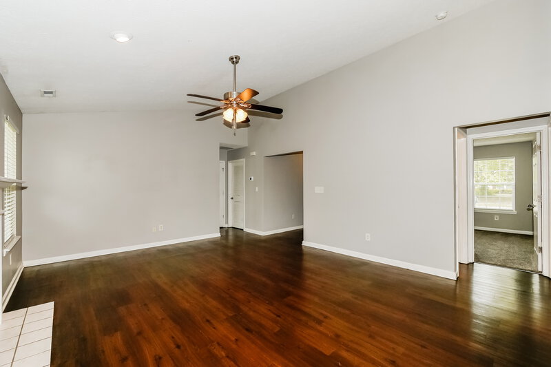 2,290/Mo, 2160 Fairweather Drive Indianapolis, IN 46229 Living Room View 2