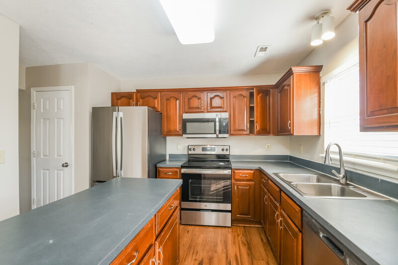 2,480/Mo, 5805 Tanager Lane Carmel, IN 46033 Kitchen View