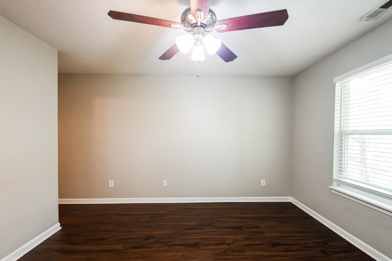 1,900/Mo, 10304 Hornton St Indianapolis, IN 46236 Living Room View 2