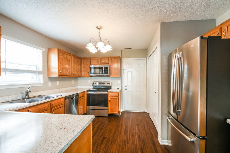 1,900/Mo, 10304 Hornton St Indianapolis, IN 46236 Kitchen View