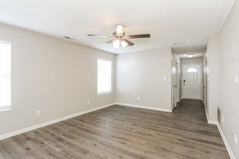 1,990/Mo, 5558 Wild Horse Dr Indianapolis, IN 46239 Living Room View