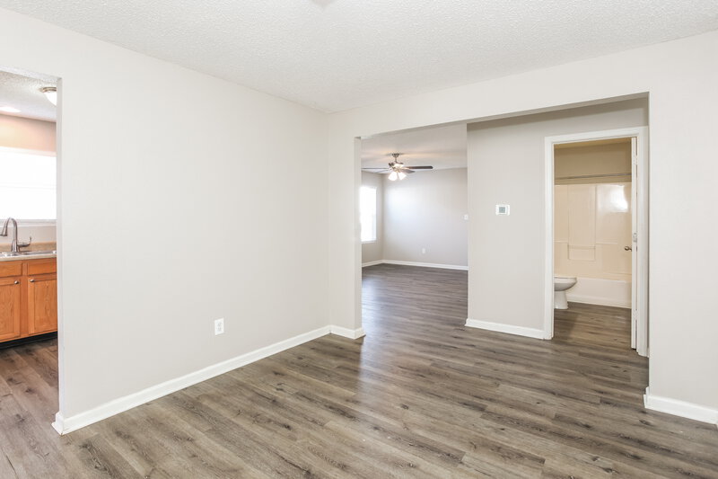 1,990/Mo, 5558 Wild Horse Dr Indianapolis, IN 46239 Dining Room View