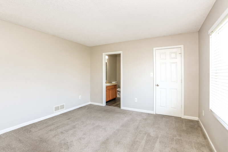 1,990/Mo, 5558 Wild Horse Dr Indianapolis, IN 46239 Main Bedroom View 2