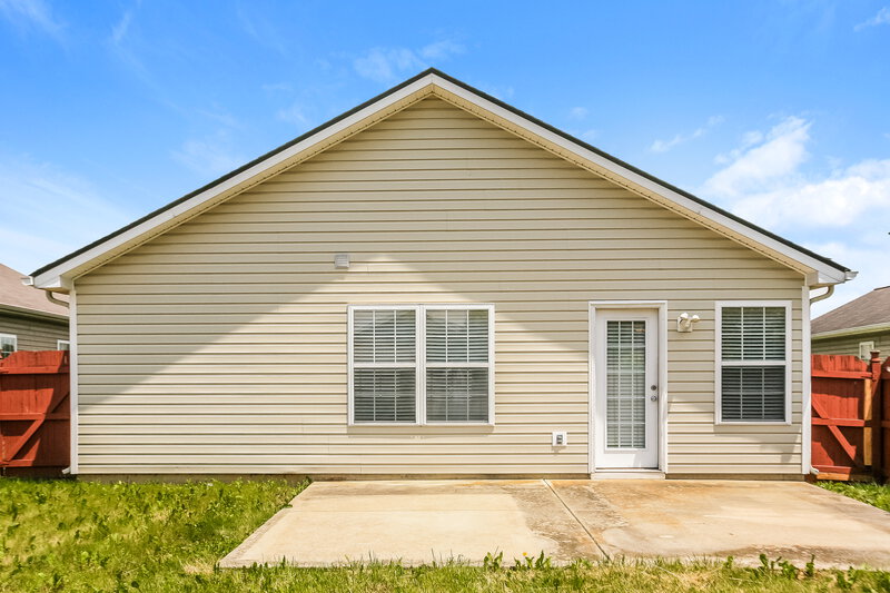 2,640/Mo, 5614 Sweet River Dr Indianapolis, IN 46221 Rear View