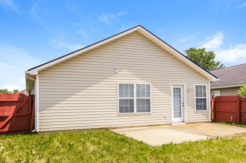 2,640/Mo, 5614 Sweet River Dr Indianapolis, IN 46221 Rear View 2