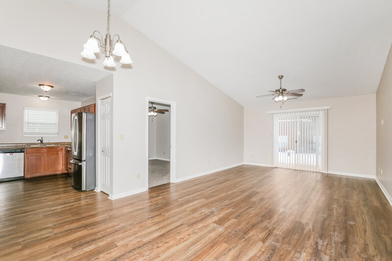 1,640/Mo, 11550 Ross Common Dr Indianapolis, IN 46229 Dining Room View 2