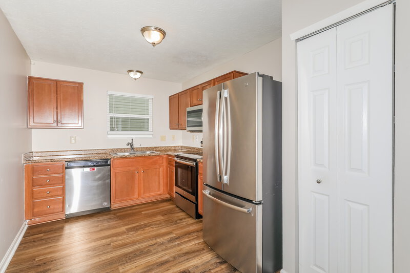 1,640/Mo, 11550 Ross Common Dr Indianapolis, IN 46229 Kitchen View