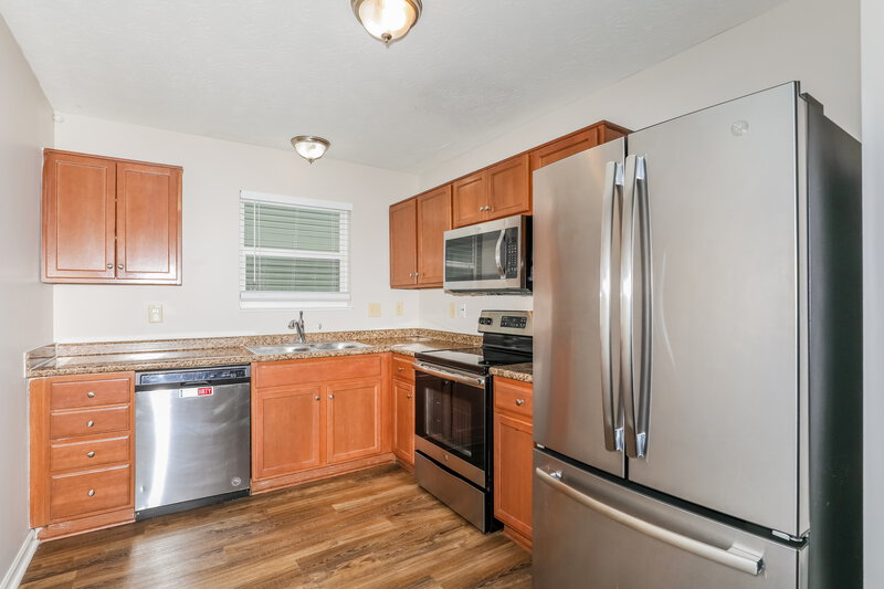 1,640/Mo, 11550 Ross Common Dr Indianapolis, IN 46229 Kitchen View 2
