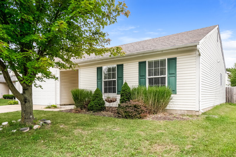 2,470/Mo, 10708 Tanbark Dr Indianapolis, IN 46235 Front View