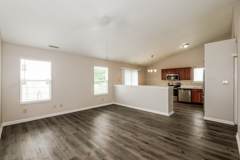 2,470/Mo, 10708 Tanbark Dr Indianapolis, IN 46235 Living Room View