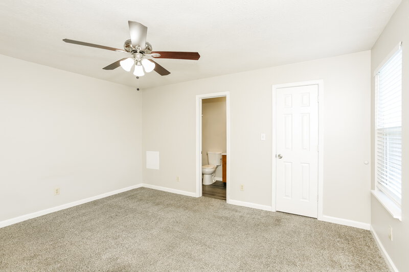 1,850/Mo, 10708 Tanbark Dr Indianapolis, IN 46235 Main Bedroom View