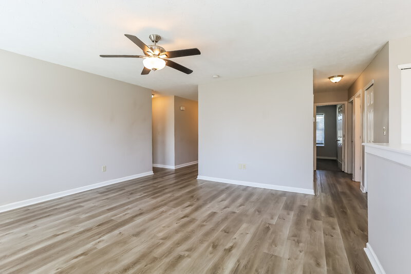1,870/Mo, 2208 Rossington Ln Indianapolis, IN 46229 Living Room View 3