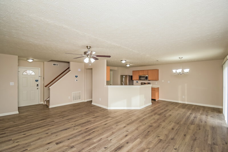 1,860/Mo, 2727 W 75th St Indianapolis, IN 46268 Living Room View 2