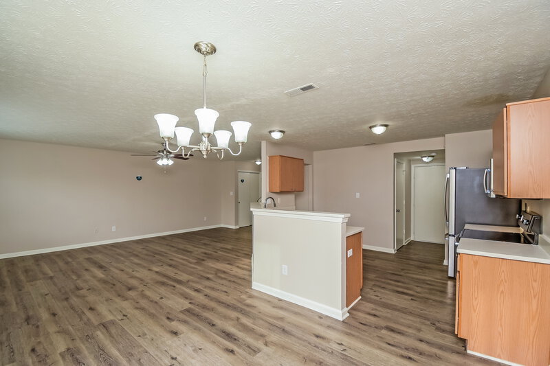 1,860/Mo, 2727 W 75th St Indianapolis, IN 46268 Dining Room View