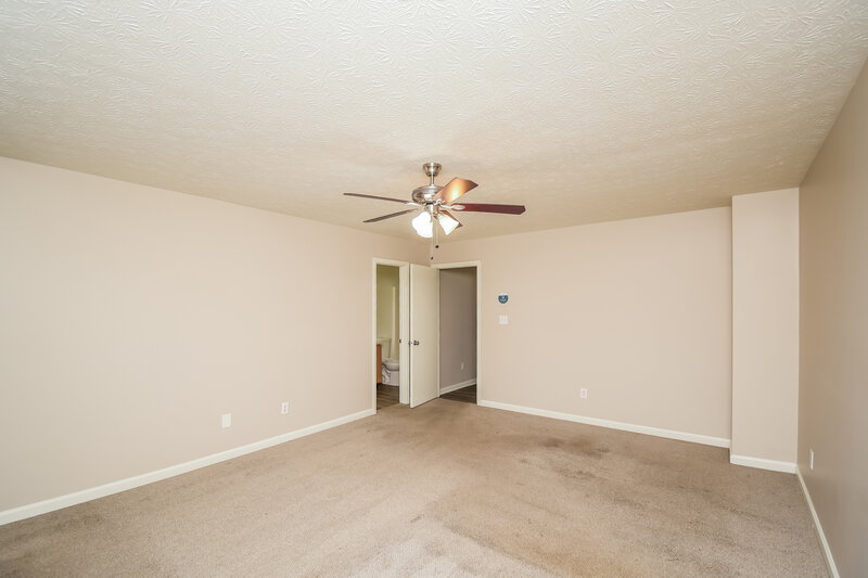 1,860/Mo, 2727 W 75th St Indianapolis, IN 46268 Main Bedroom View
