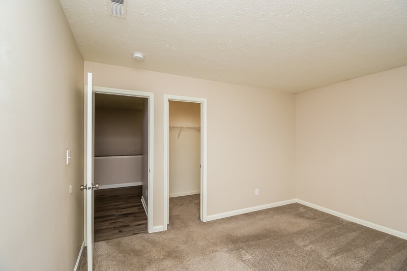 1,860/Mo, 2727 W 75th St Indianapolis, IN 46268 Bedroom View 2