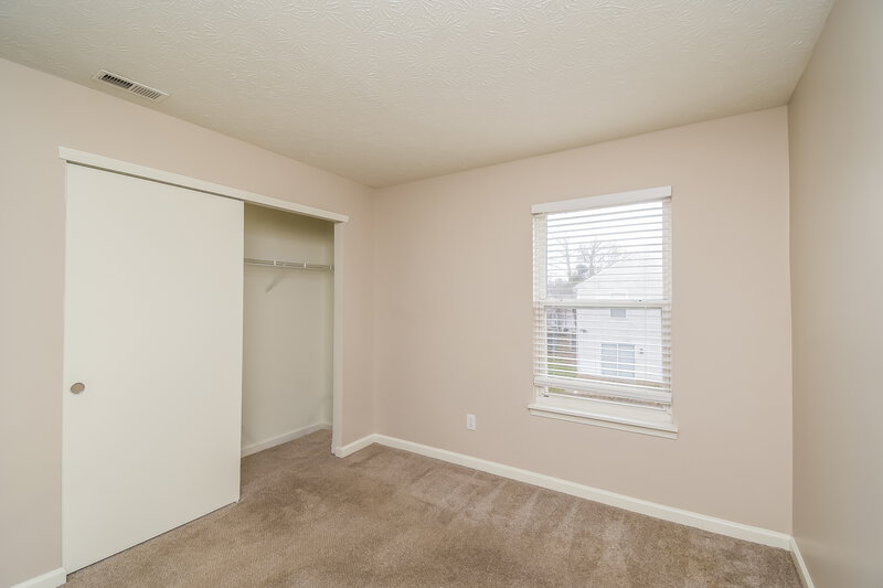 1,860/Mo, 2727 W 75th St Indianapolis, IN 46268 Bedroom View 4