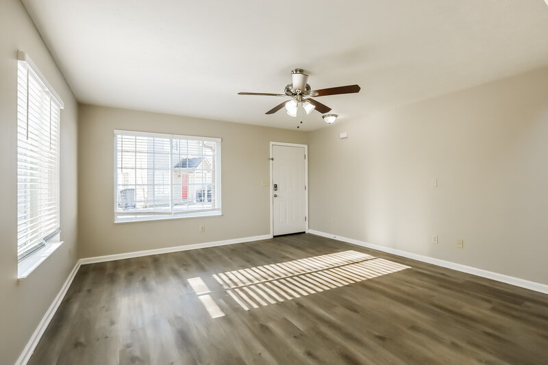 1,800/Mo, 4615 Falcon Run Way Indianapolis, IN 46254 Living Room View