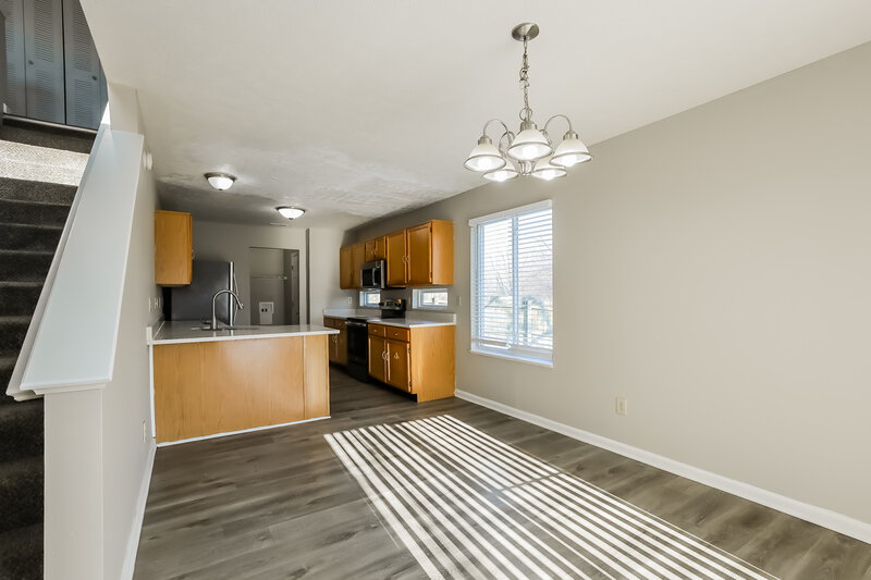 1,800/Mo, 4615 Falcon Run Way Indianapolis, IN 46254 Dining Room View