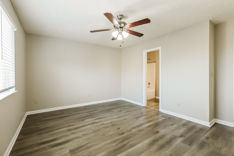 1,800/Mo, 4615 Falcon Run Way Indianapolis, IN 46254 Main Bedroom View