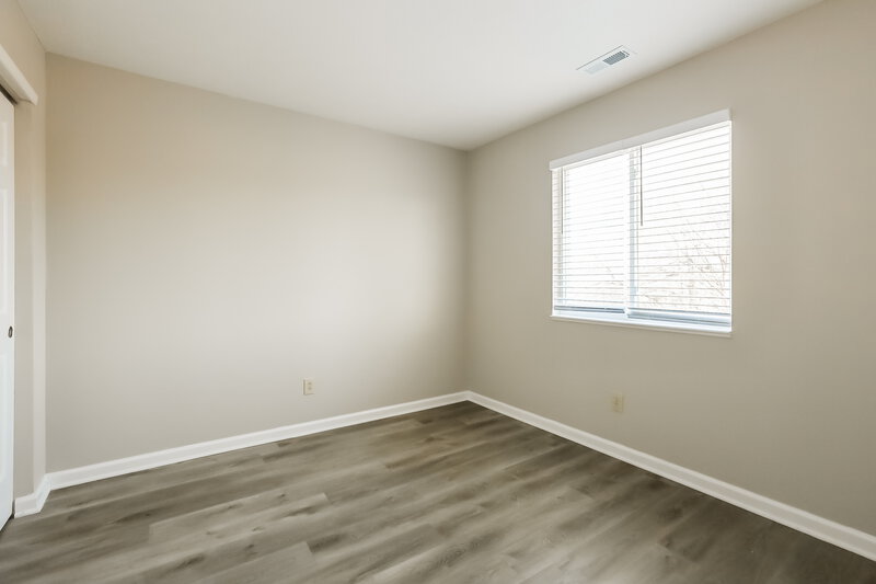 1,800/Mo, 4615 Falcon Run Way Indianapolis, IN 46254 Bedroom View 3