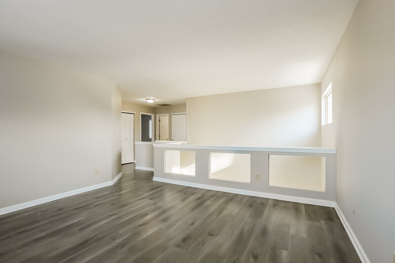 1,800/Mo, 4615 Falcon Run Way Indianapolis, IN 46254 Loft View