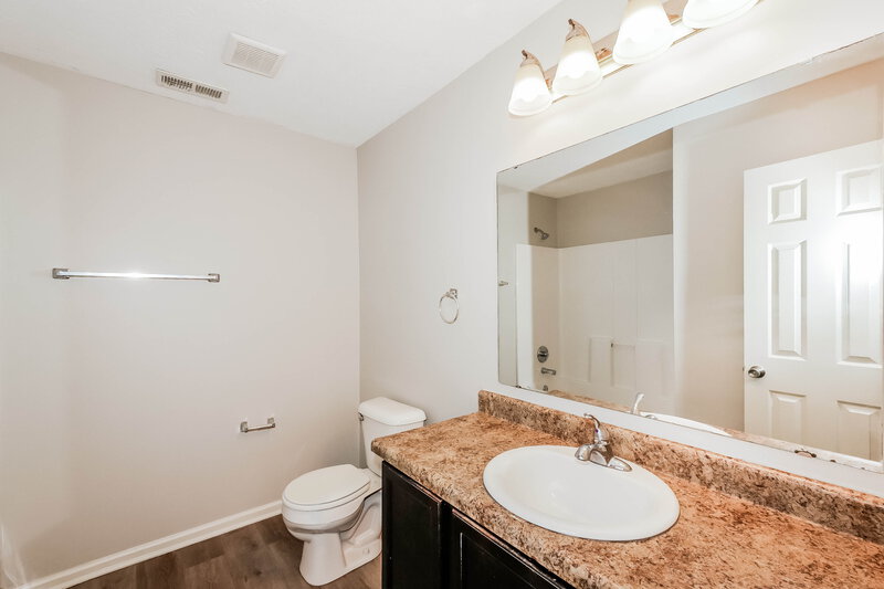 2,415/Mo, 11556 Ross Common Drive Indianapolis, IN 46229 Main Bathroom View 3